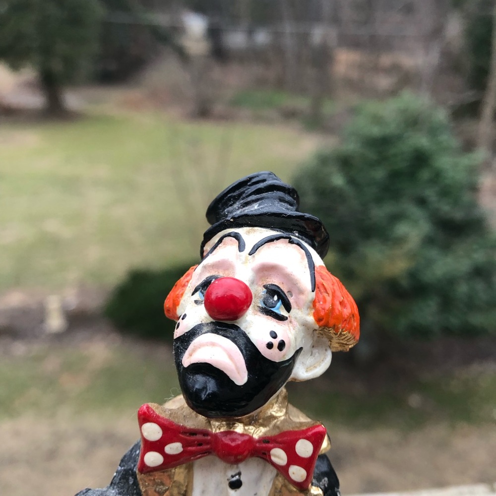 Ron Lee clown sculpture with balloons